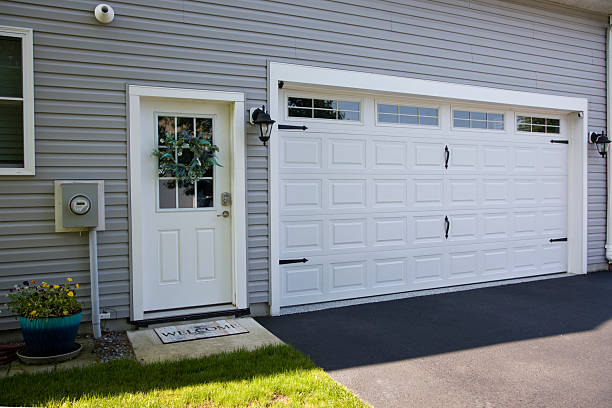 24/7 Emergency Garage Door Panel Replacement experts in Royal Palm Estates, FL